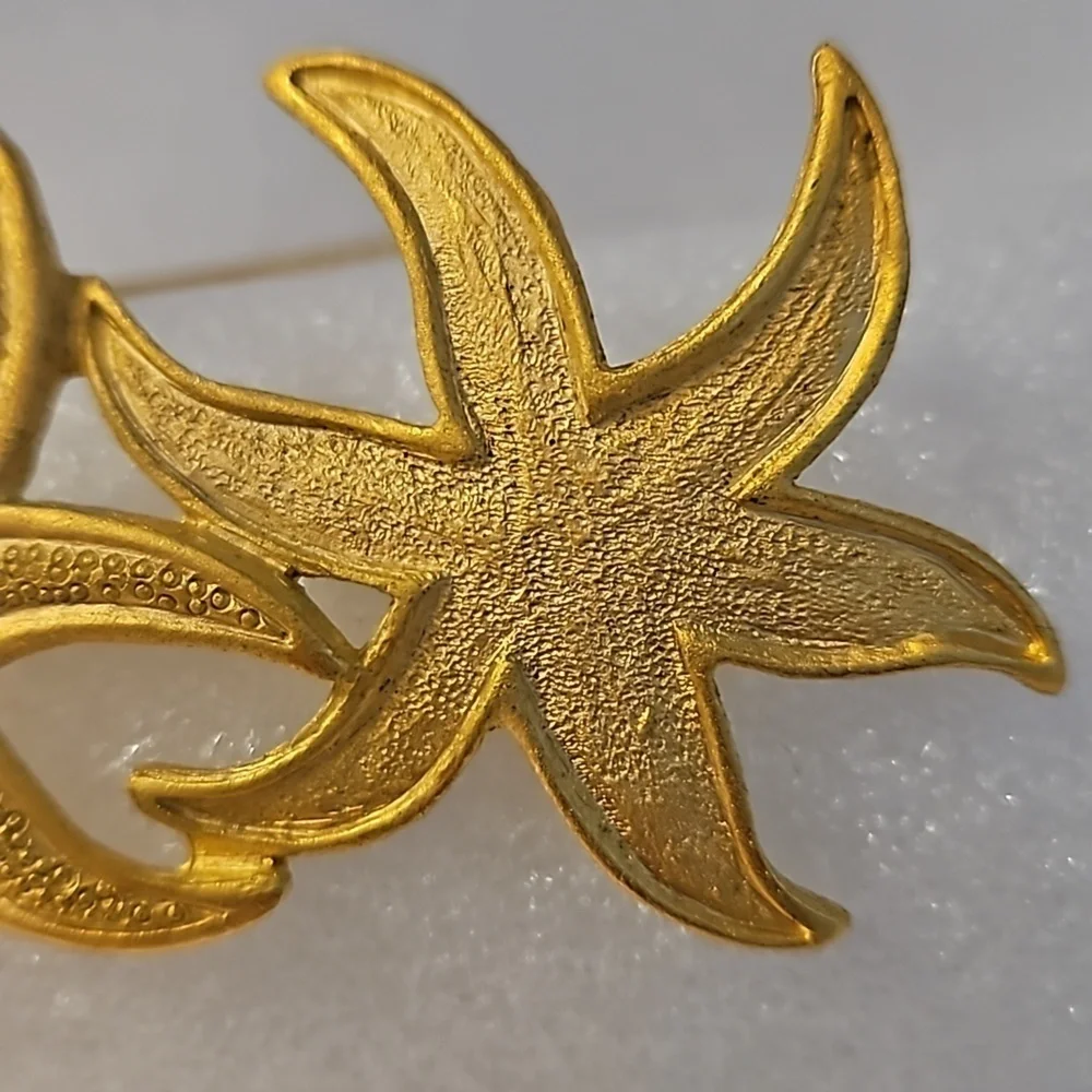 STARFISH Goldtone Brooch